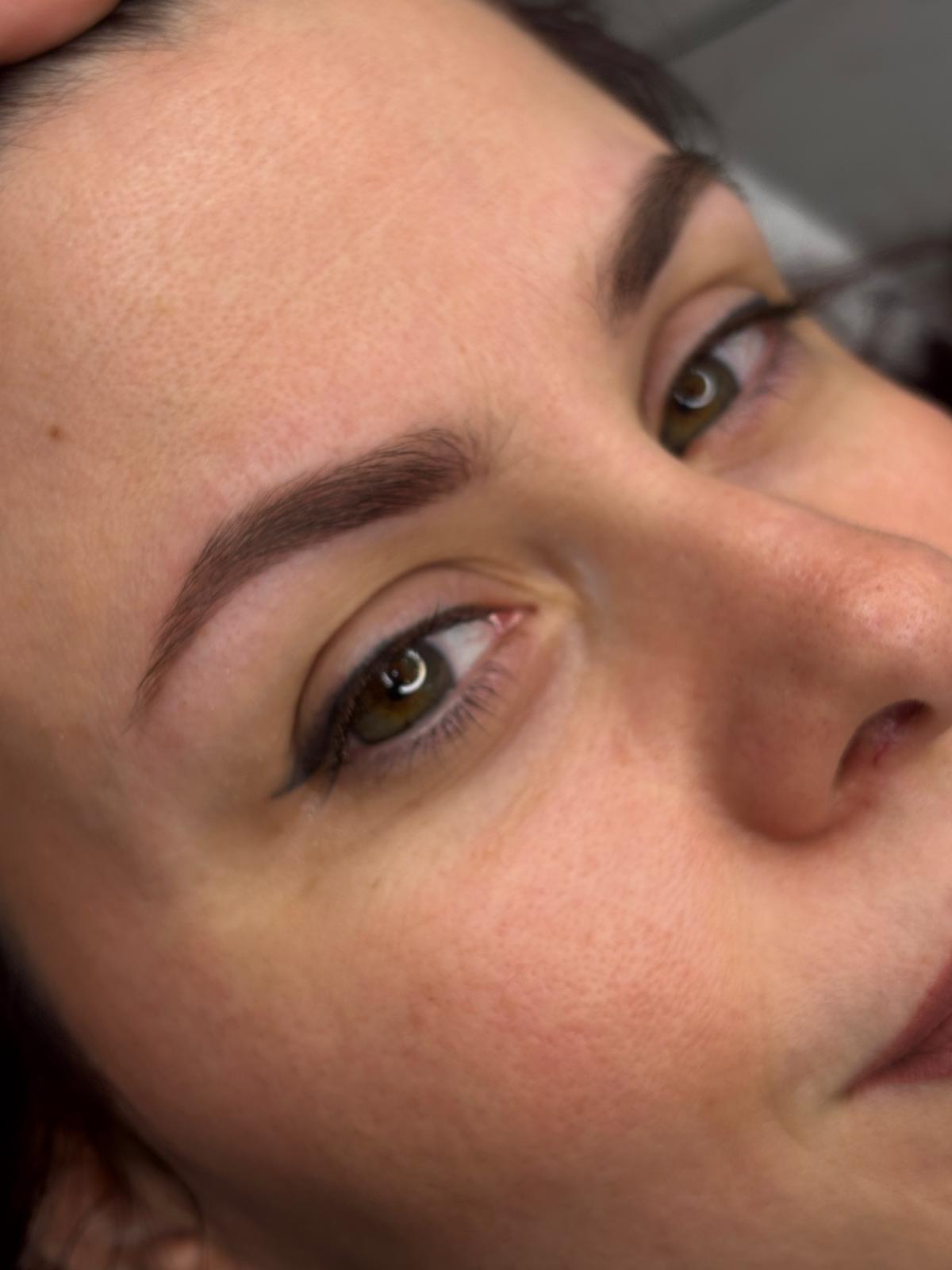 Micropigmentación de ojos